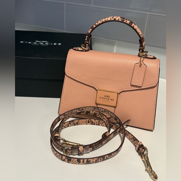 Coach Pepper Satchel • (Shell Pink) • (Handbag or Crossbody Bag) • (Like New) - Picture 6 of 11
